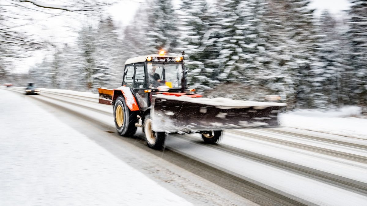 Silnice kloužou od severu Čech po Moravu